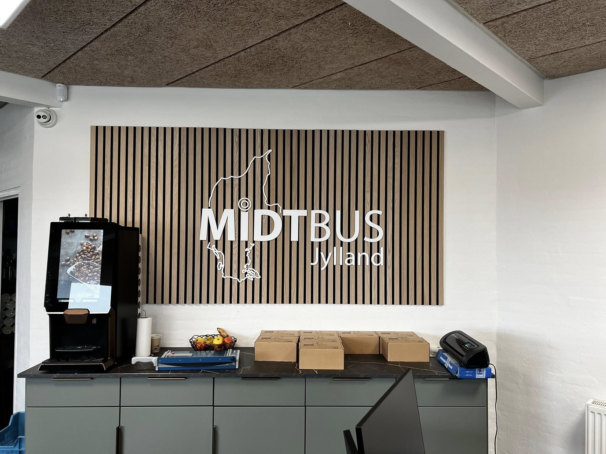 Midtbus Jylland — facadeskilte og rudefolie 8