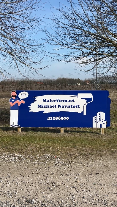 Stort pylonskilt for Malerfirmaet Michael Navntoft